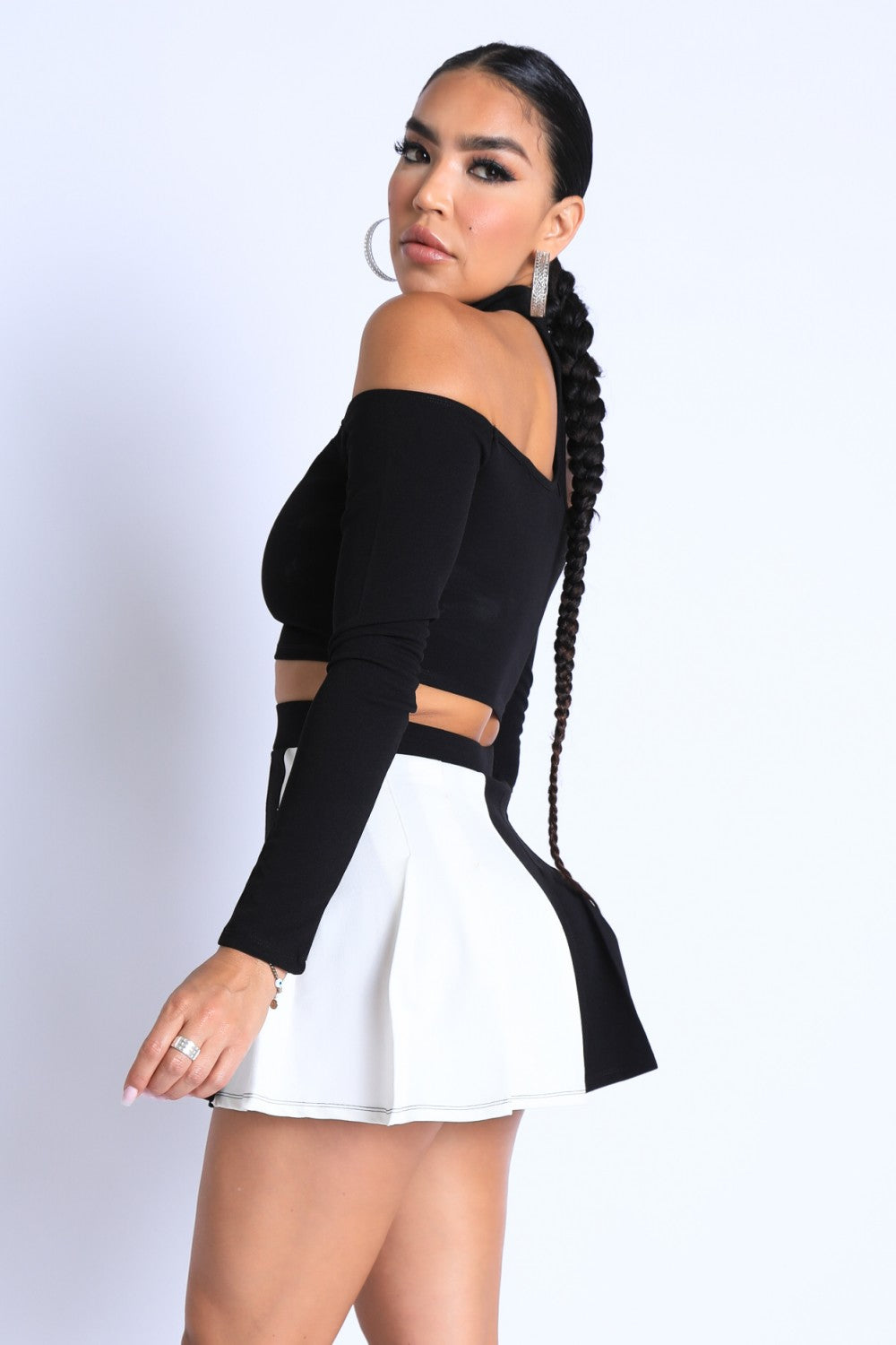 Long Sleeve Top w Choker Off-shoulder Pleated Skirt Set